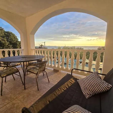 Apartment Olea 1930 - Beachfront For 2 Zaton (Zadar)