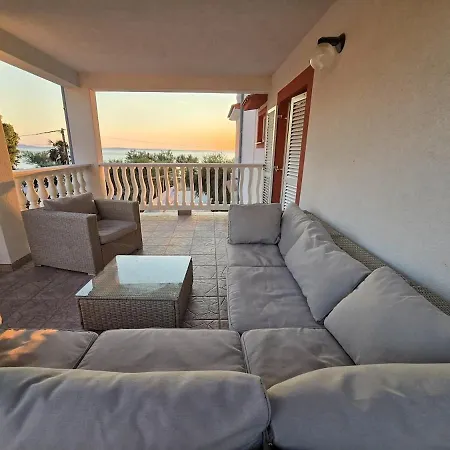 Apartment Olea 1930 - Beachfront For 2 *