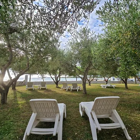 Olea 1930 - Beachfront For 2 *