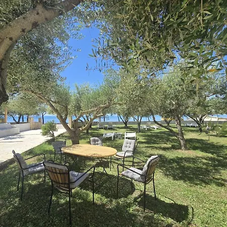 Olea 1930 - Beachfront For 2