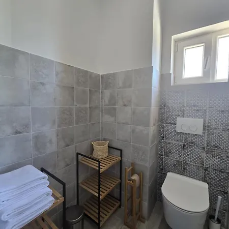 Apartment Olea 1930 - Beachfront For 2