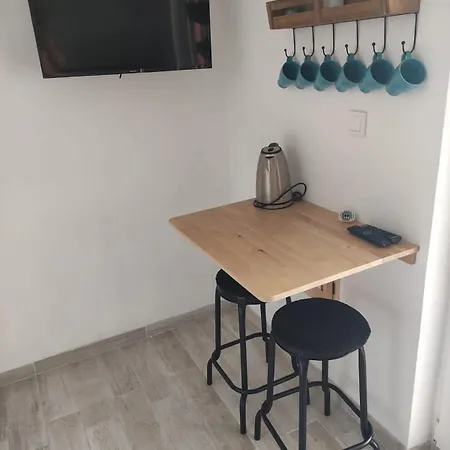 Apartment Olea 1930 - Beachfront For 2 *